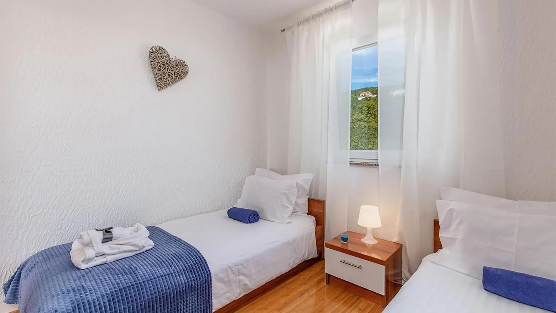 Gorgeous Apartment In Dramalj With House Sea View