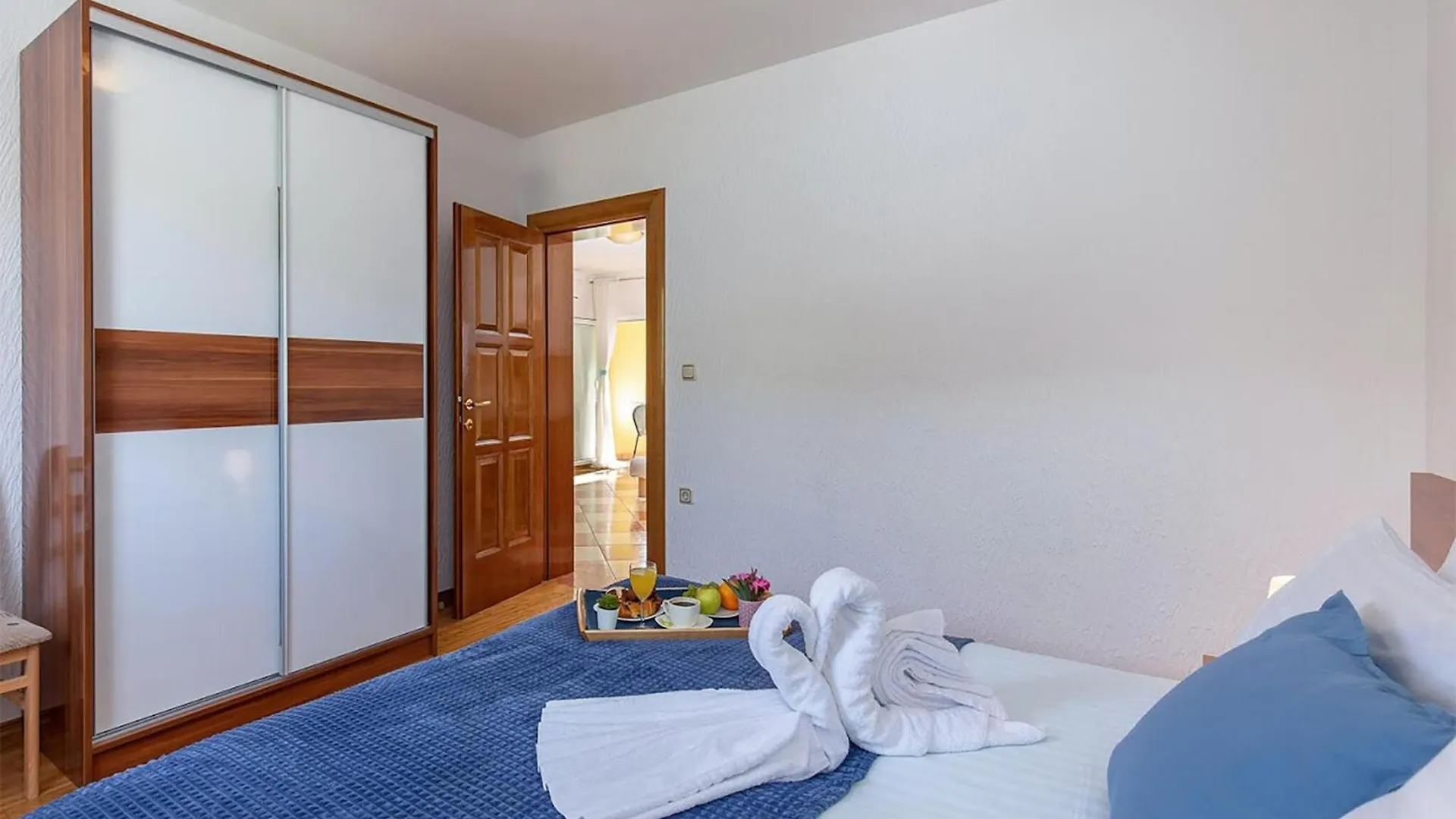 Gorgeous Apartment In Dramalj With House Sea View Horvátország